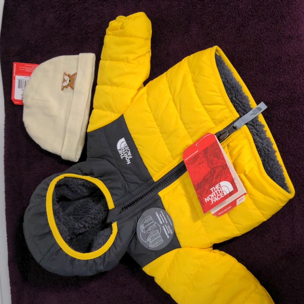 Baby The North Face Reversible Jacket & Free Hat 0-3 months NWTs